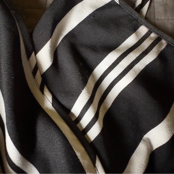 Black and white striped jumpsuit - Picture 5 of 6